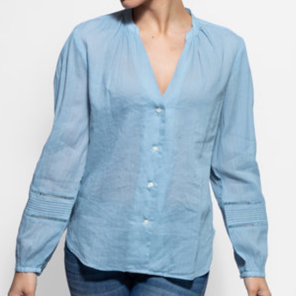 Trovata Birds of Paradis Hallie Pintuck Sleeve Shirt in Light Blue